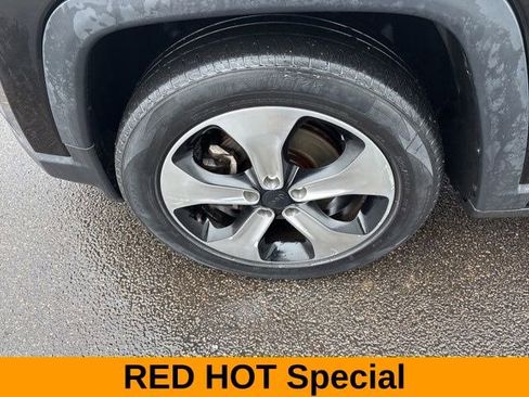 Used 2018 Jeep Compass Latitude FWD image 43