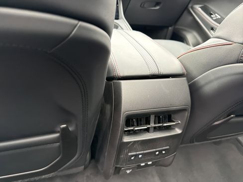 Used 2024 Jeep Wagoneer Launch Edition image 12