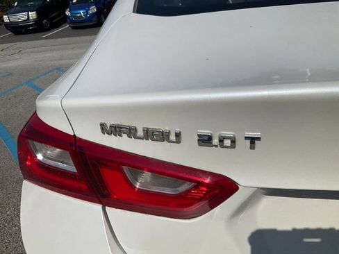 Used 2016 Chevrolet Malibu Premier FWD image 9
