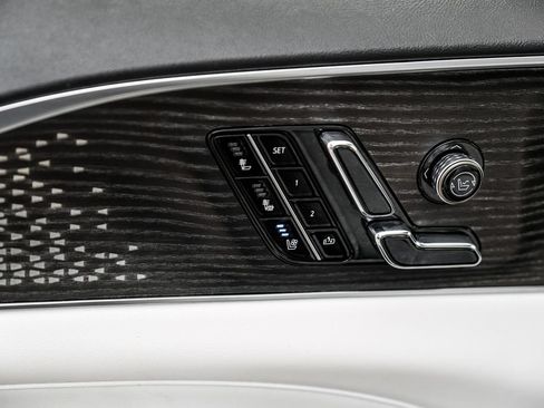 Used 2023 Cadillac Lyriq AWD image 45