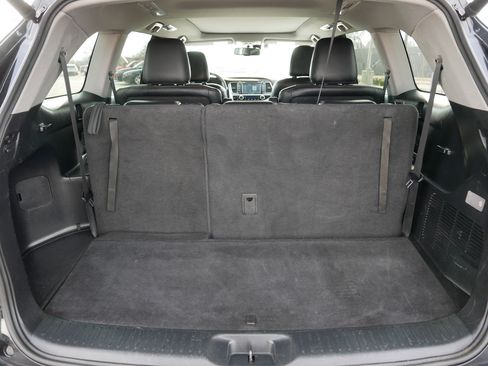 Used 2016 Toyota Highlander Limited Platinum AWD/4WD image 18