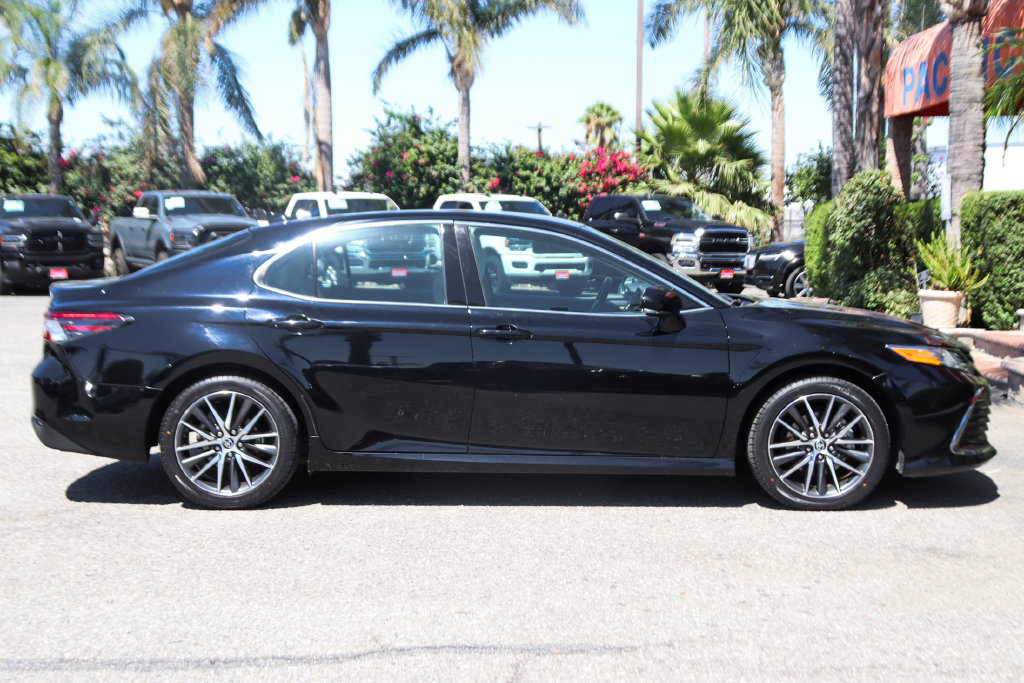 Used 2023 Toyota Camry XLE FWD image 12