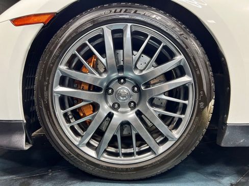 Used 2017 Nissan GT-R Premium image 35