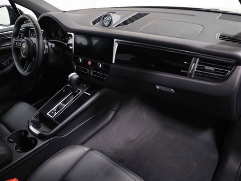 New 2026 Porsche Macan image 6
