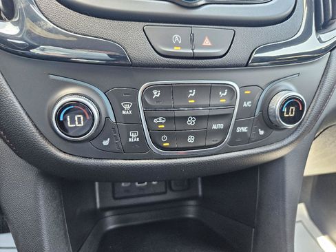Used 2024 Chevrolet Equinox RS AWD/4WD image 27