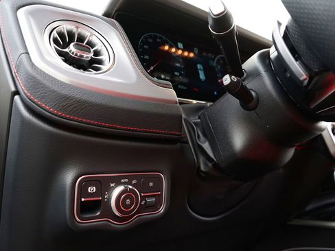 Used 2025 Mercedes-Benz G 550 image 9