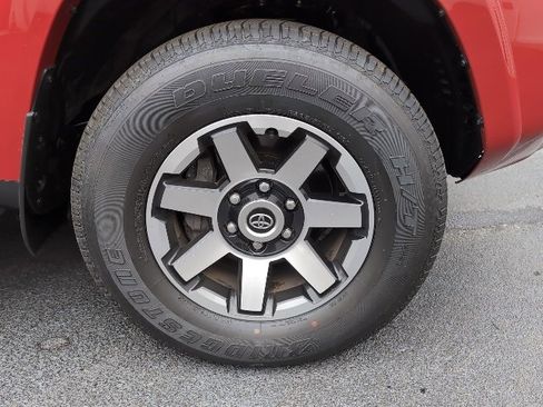 Used 2022 Toyota 4Runner TRD Off-Road Premium image 9