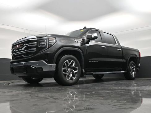 Used 2024 GMC Sierra 1500 SLT w/ SLT Premium Plus Package RWD image 21