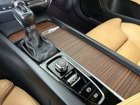 Used 2020 Volvo S60 T5 Inscription image 30