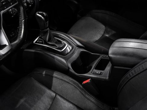 Used 2019 Nissan Rogue Sport SL w/ Premium Package image 28