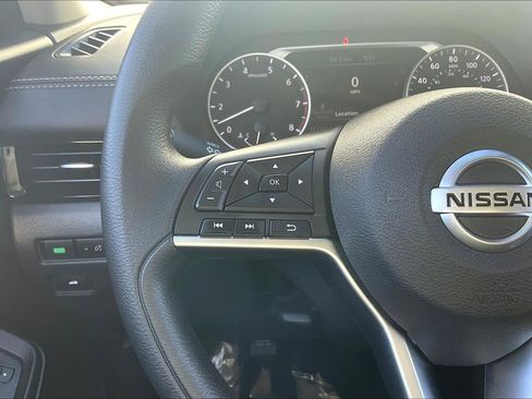 Used 2023 Nissan Sentra SV FWD image 23