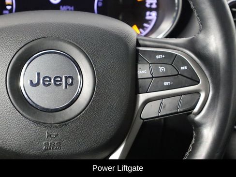 Used 2022 Jeep Grand Cherokee Limited image 10