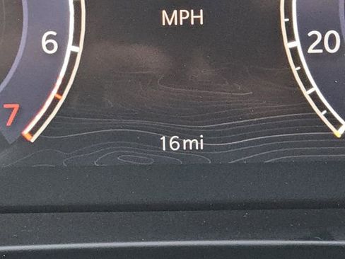 New 2025 Jeep Grand Cherokee Laredo image 21