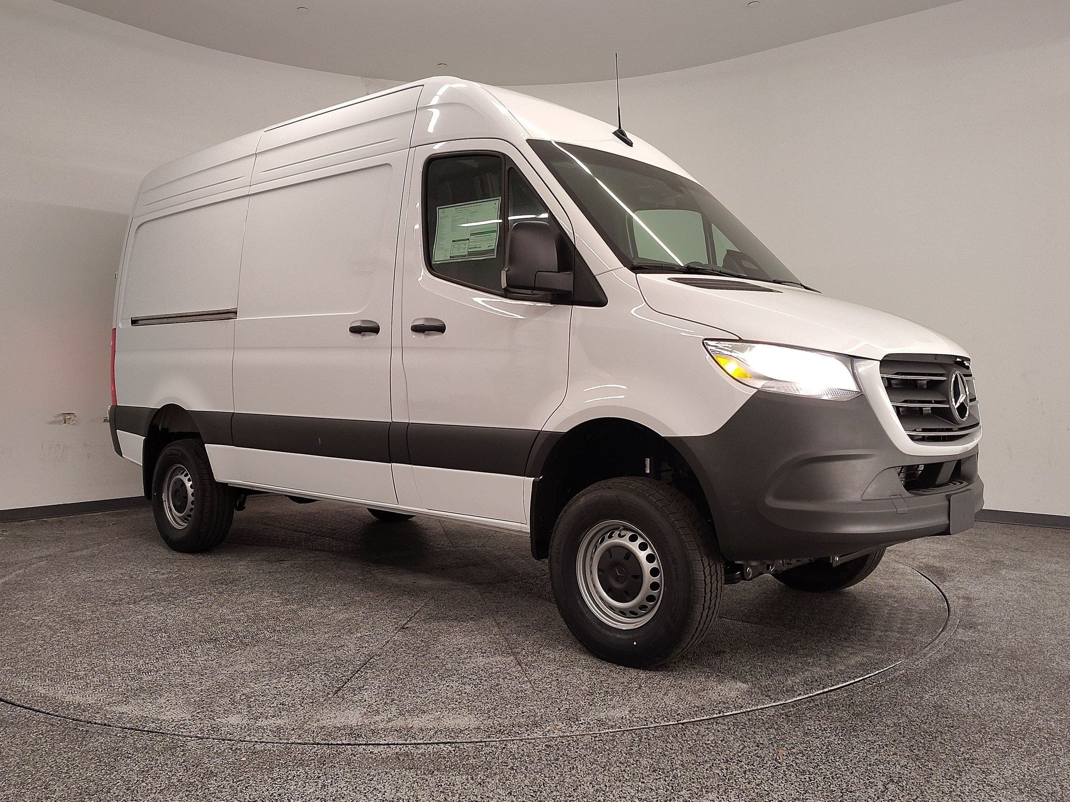 Used 2026 Mercedes-Benz Sprinter 2500 image 6