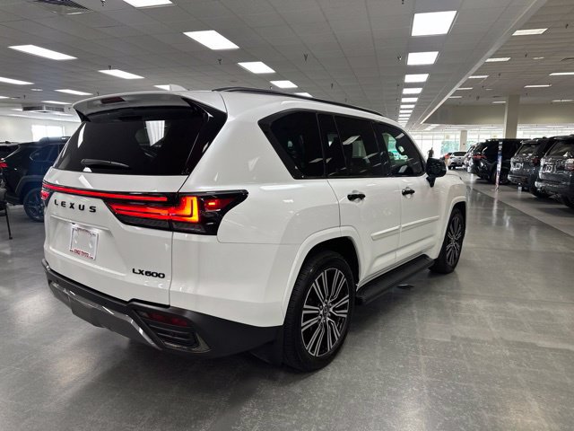Used 2025 Lexus LX 600 4WD w/ Appearance Package image 7