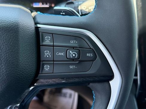 Used 2022 Jeep Grand Cherokee Trailhawk AWD/4WD image 21