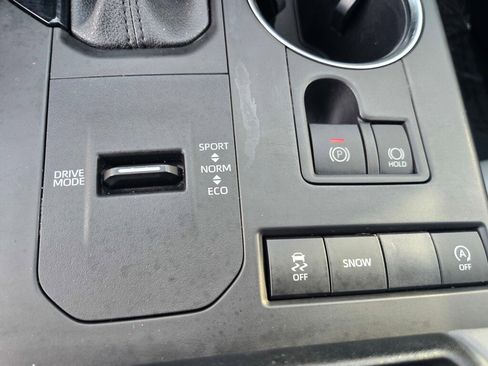 Used 2022 Toyota Highlander XLE image 20