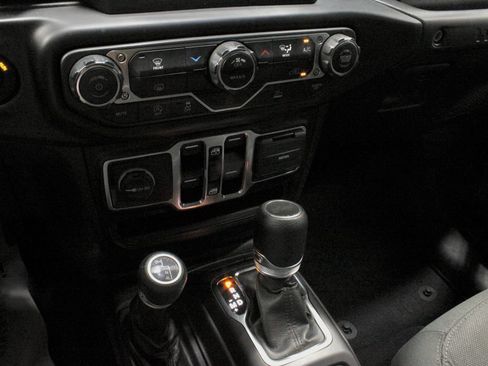 Used 2022 Jeep Wrangler Unlimited Sport AWD/4WD image 27