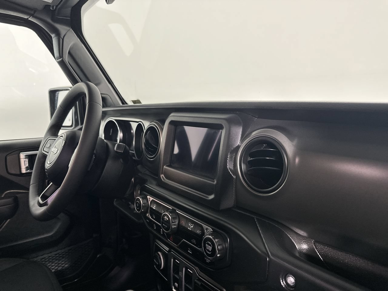 Used 2023 Jeep Wrangler Sport AWD/4WD image 13