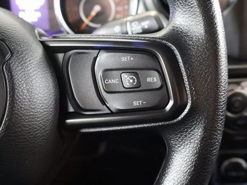 Used 2022 Jeep Wrangler Sport image 17