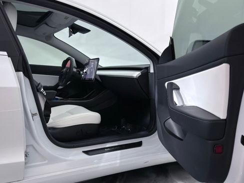 Used 2019 Tesla Model 3 Long Range AWD/4WD image 24