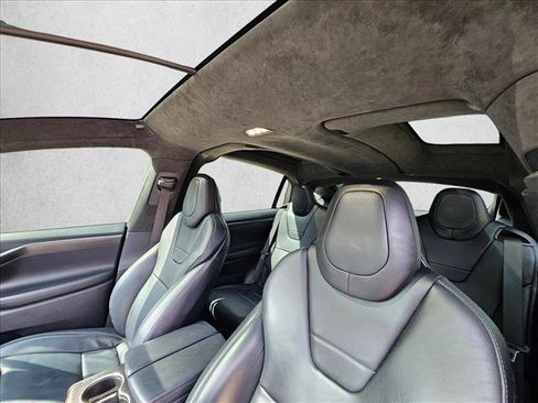 Used 2017 Tesla Model X 75D image 12