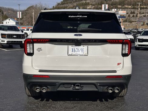 Used 2025 Ford Explorer ST image 28