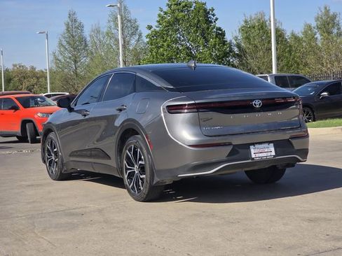 Used 2024 Toyota Crown XLE image 3