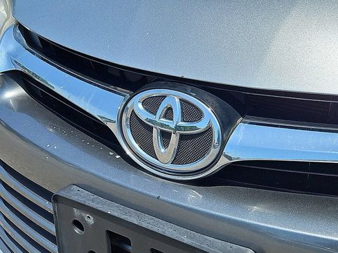Used 2017 Toyota Camry LE FWD image 29