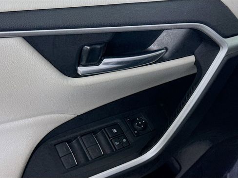 Used 2023 Toyota RAV4 XLE image 17