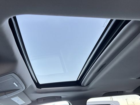 Used 2018 Chevrolet Silverado 1500 LTZ Z71 image 6