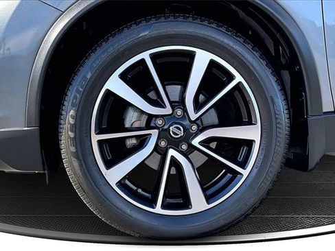 Used 2020 Nissan Rogue SL w/ Premium Package image 34