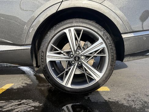 Used 2025 Genesis GV80 3.5T e-SC image 15