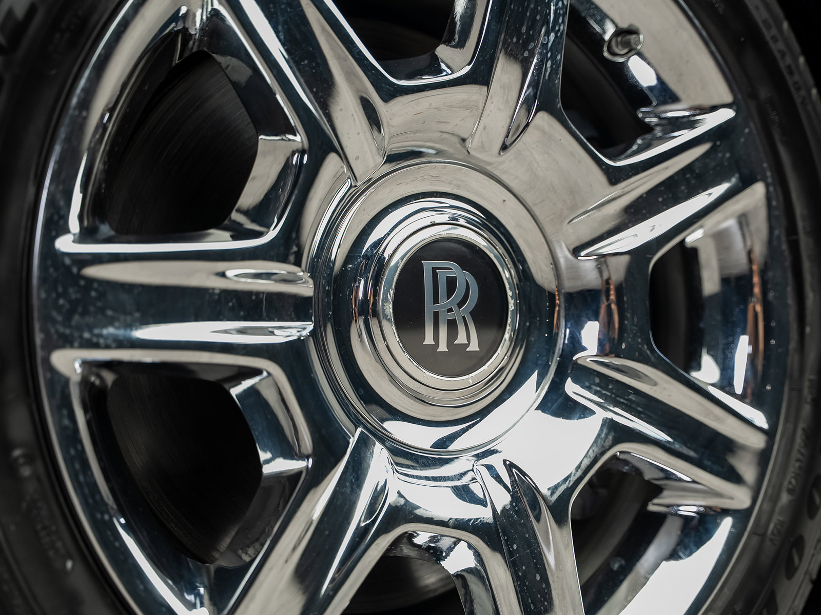 Used 2011 Rolls-Royce Ghost RWD image 23