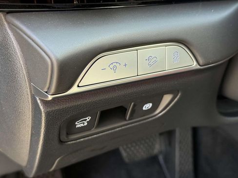 Used 2025 Genesis GV80 2.5T image 23