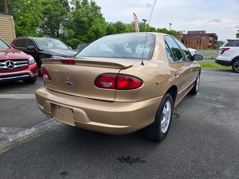 Used 2000 Chevrolet Cavalier LS w/ Preferred Equipment Group 2 FWD image 3