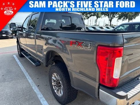 Used 2017 Ford F250 XLT w/ XLT Premium Package AWD/4WD image 4