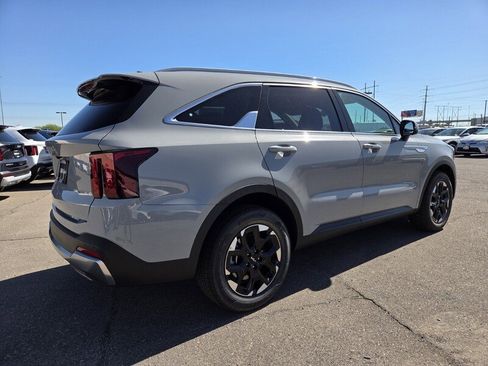 New 2026 Kia Sorento S FWD image 3