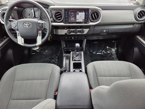 Certified 2018 Toyota Tacoma SR5 RWD image 16