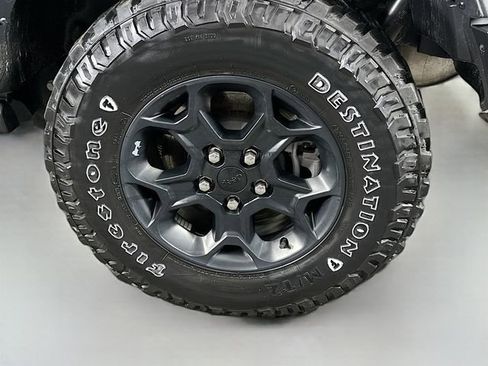 Used 2023 Jeep Wrangler Unlimited w/ Cold Weather Group image 30