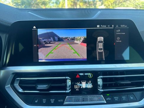 Used 2020 BMW 330i Sedan w/ M Sport Package RWD image 13