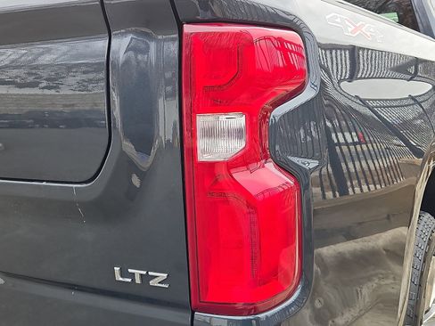 Used 2022 Chevrolet Silverado 1500 LTZ image 9