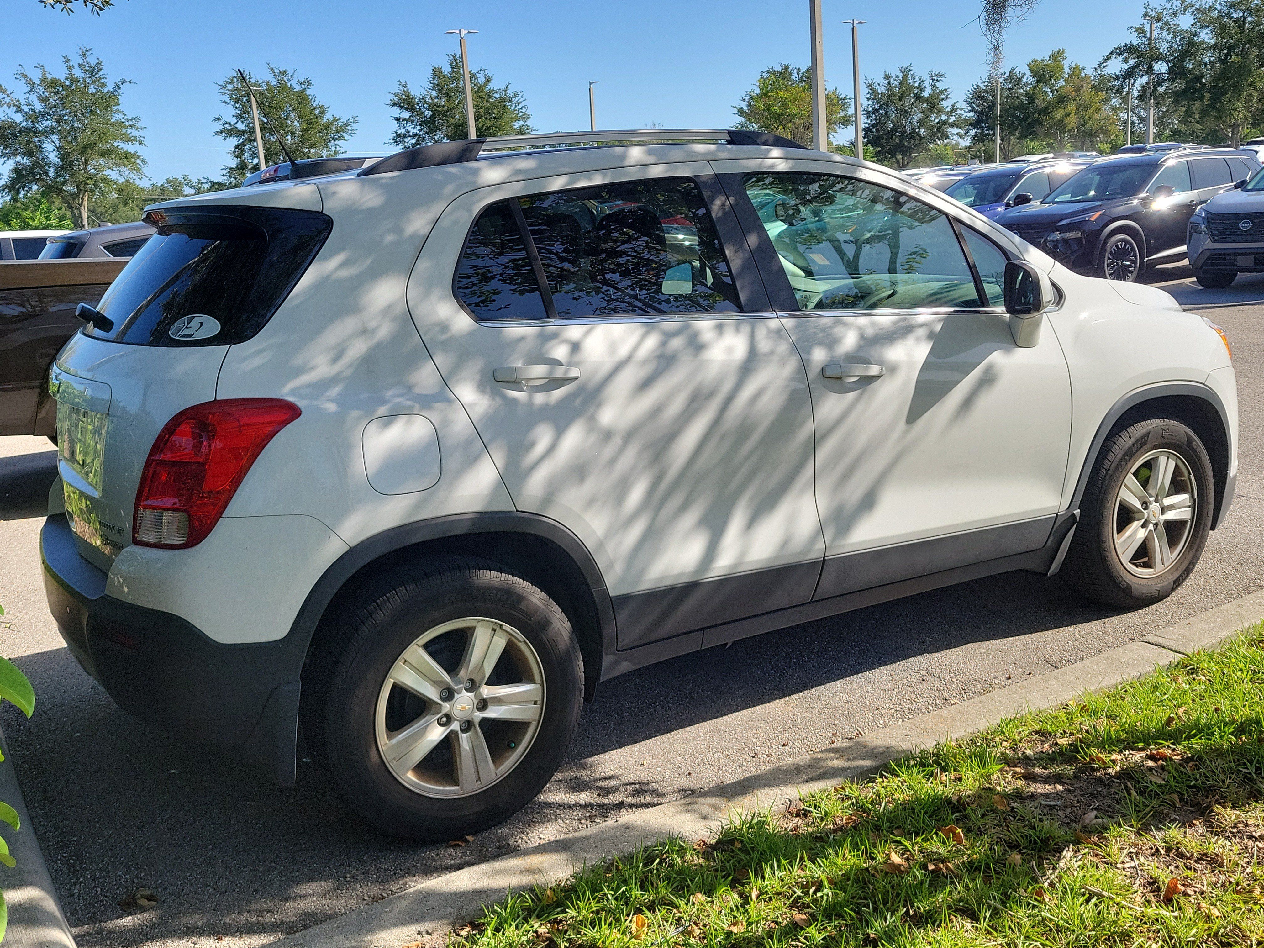 Used 2015 Chevrolet Trax LT w/ LT Plus Package FWD image 3