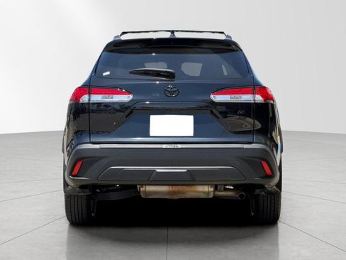Used 2022 Toyota Corolla Cross LE w/ Moonroof Package AWD/4WD image 4