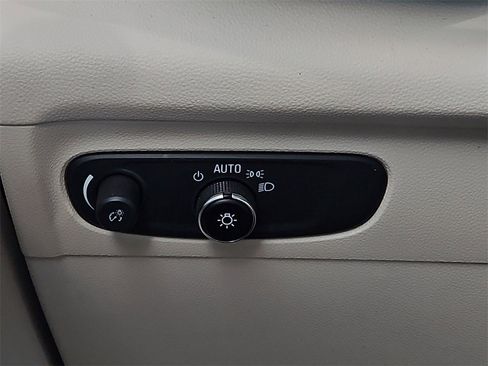 Used 2023 Buick Envision Preferred image 23