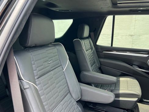 New 2026 Cadillac Escalade Platinum Sport w/ LPO, ONYX Package AWD/4WD image 31