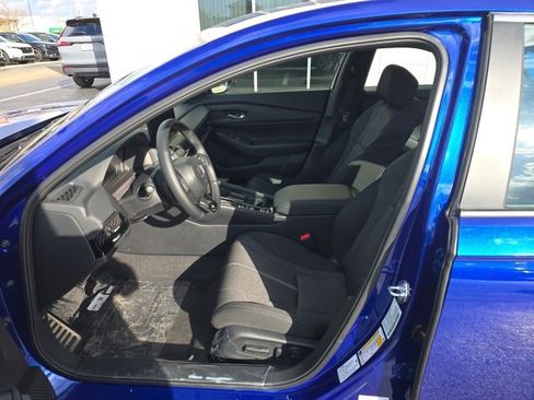 Used 2025 Honda Accord Sport image 10