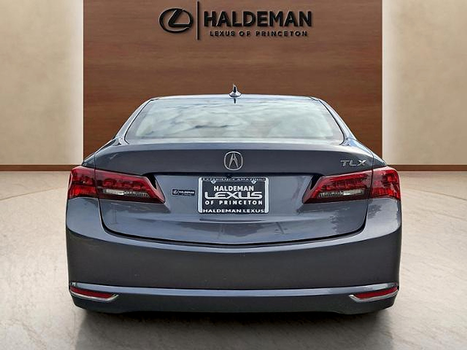 Used 2017 Acura TLX w/ Technology Package FWD image 5