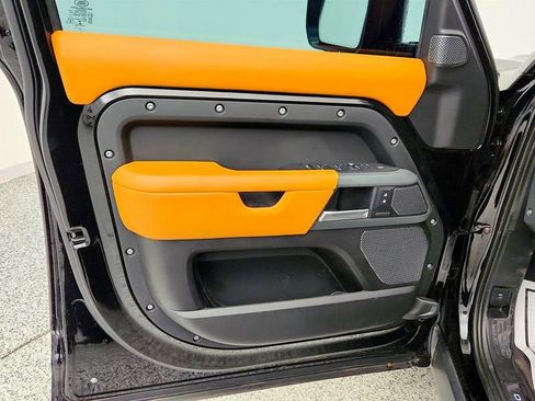 Used 2022 Land Rover Defender 110 X image 10