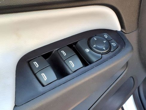 Used 2022 Chevrolet Equinox LT FWD image 29